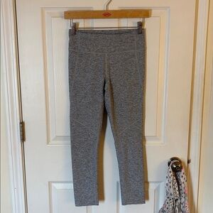 Outdoor Voices leggings size SMALL 7/8